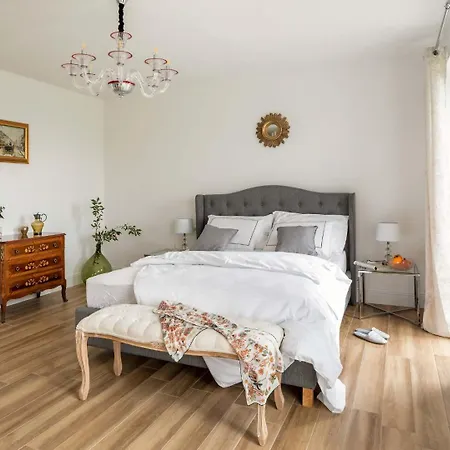 Secluded Vineyard With Panoramic Views *