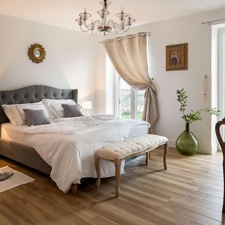 Villa Secluded Vineyard With Panoramic Views *