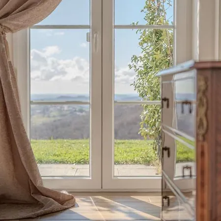 Villa Secluded Vineyard With Panoramic Views