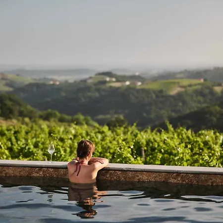 Villa Secluded Vineyard With Panoramic Views *