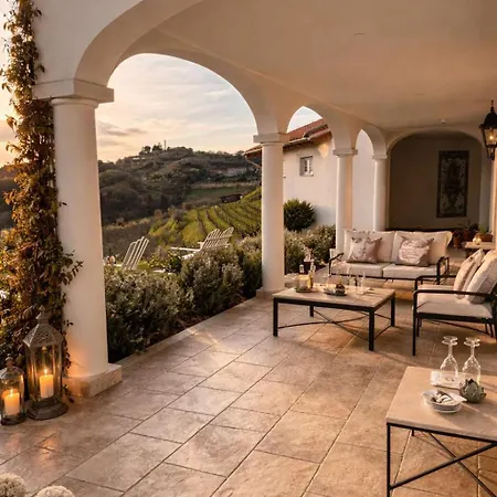 Secluded Vineyard With Panoramic Views Villa *
