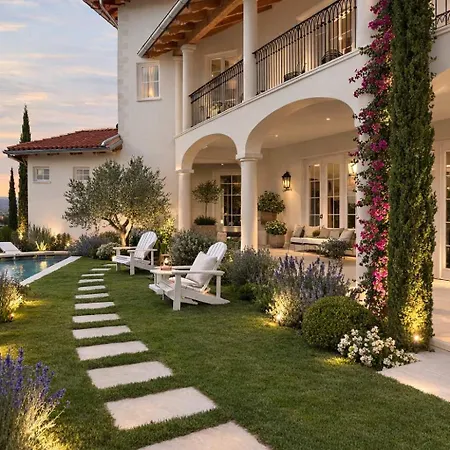 Secluded Vineyard With Panoramic Views Villa *